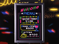 �}�[�J�[�u���{�[�h